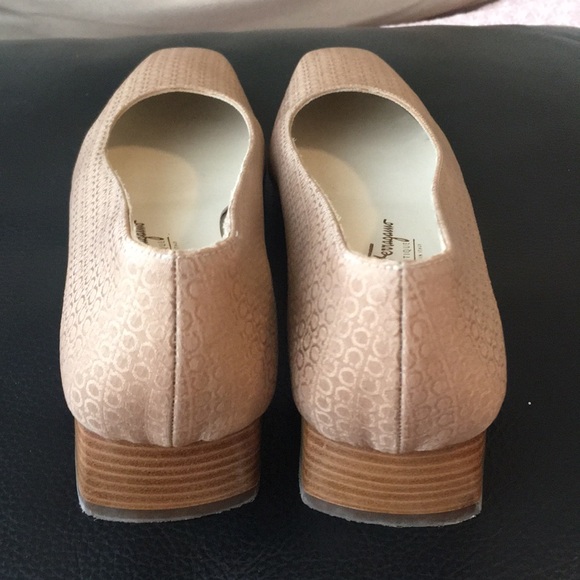 Ferragamo shoes - Picture 5 of 8